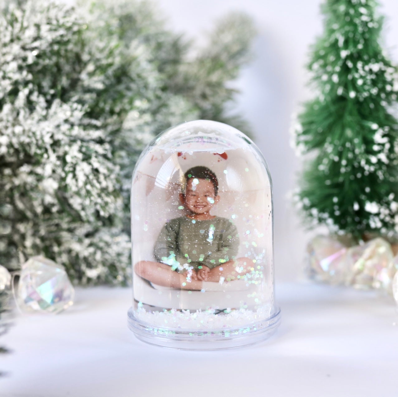 Suzy Snowflake's Snow Globe