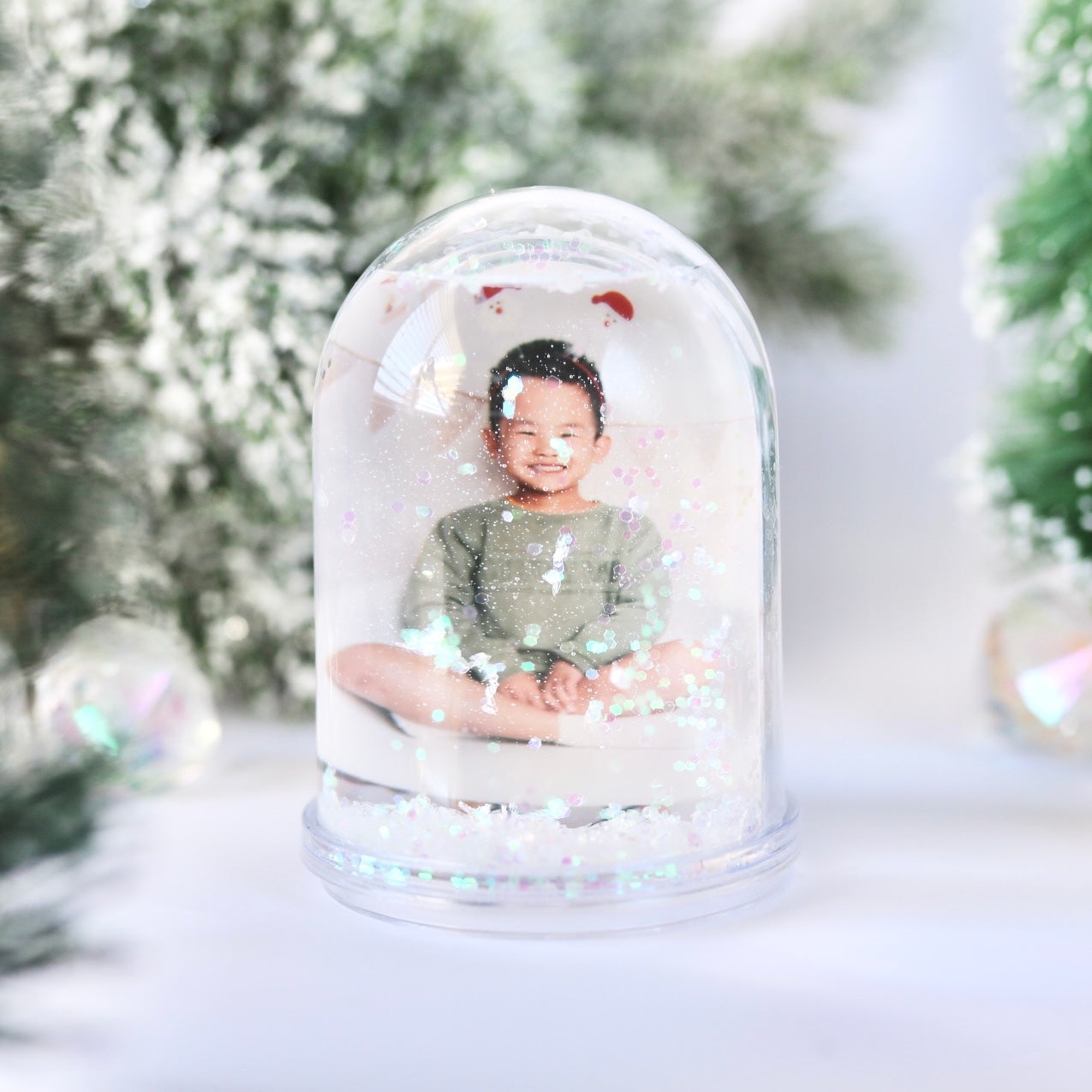 Suzy Snowflake's Snow Globe