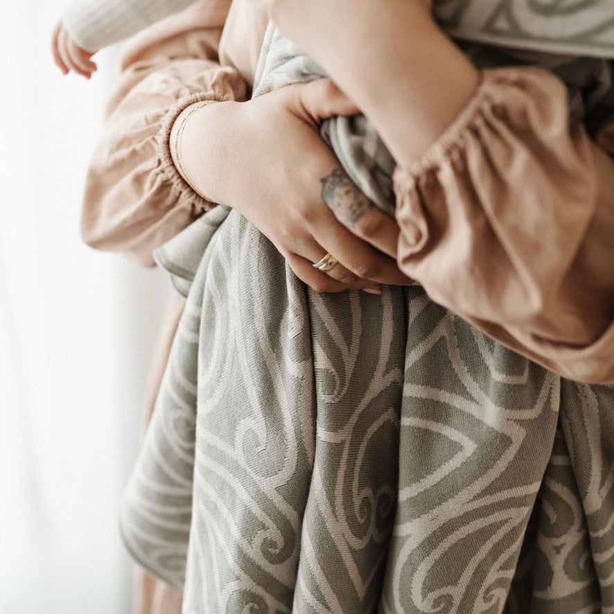 Mohimohi Woven Pēpi Blanket | Huruwhenua
