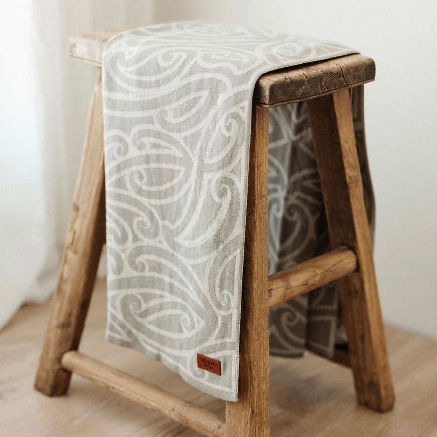 Mohimohi Woven Pēpi Blanket | Huruwhenua